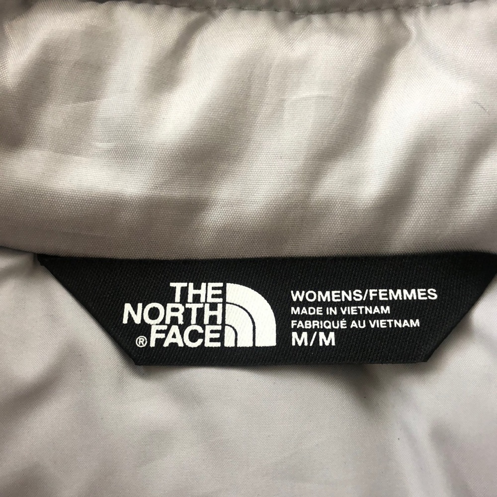 Like New Silver Womens Northface Aconcagua Vest M - Picture 3 of 3
